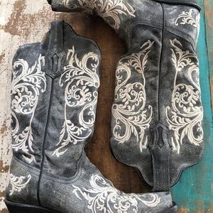 Corral women’s boots 💕